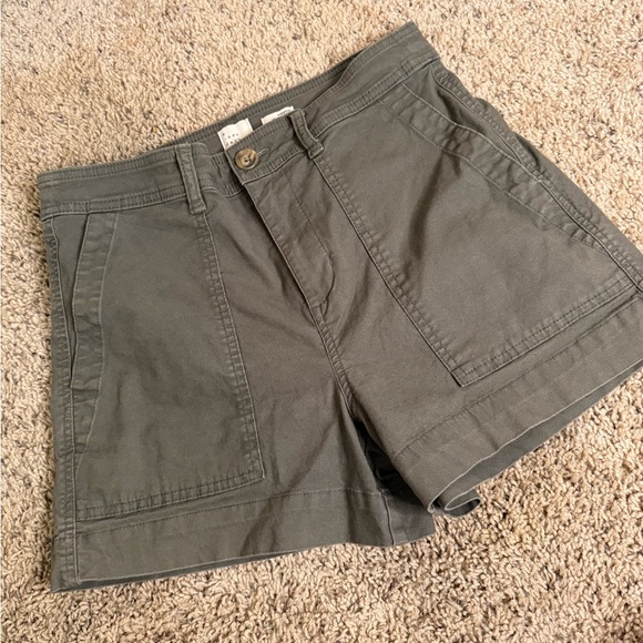 a new day Women's Charcoal Cargo Shorts - Picture 1 of 4